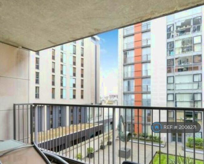 2 Bedroom Flat To Rent In Western Gateway, London, E16