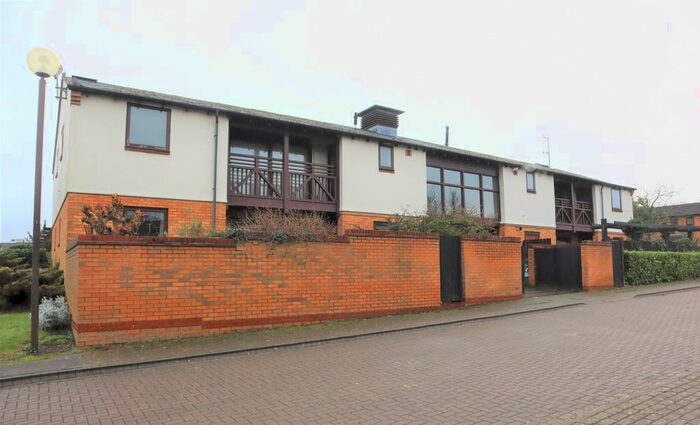 1 Bedroom Flat To Rent In Homeward Court, Loughton, Milton Keynes, Buckinghamshire, MK5