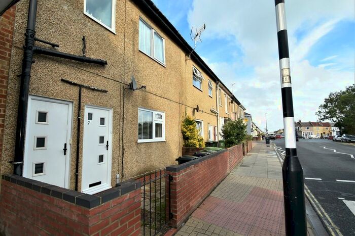 1 Bedroom Flat To Rent In New Road, Portsmouth, PO2