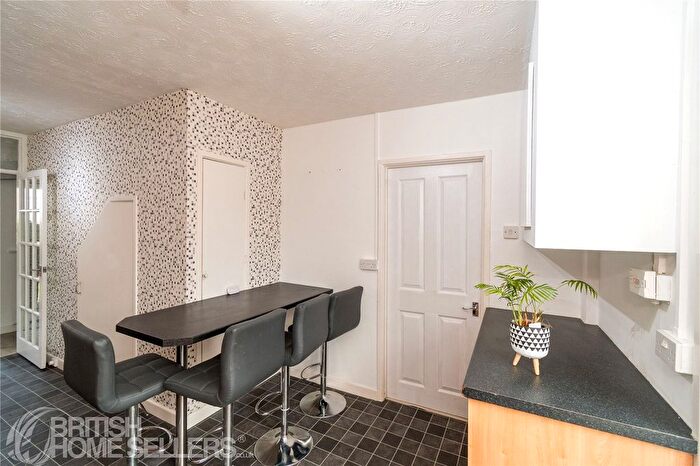3 Bedroom Terraced House For Sale In Byron Road, Southampton, Hampshire, SO19