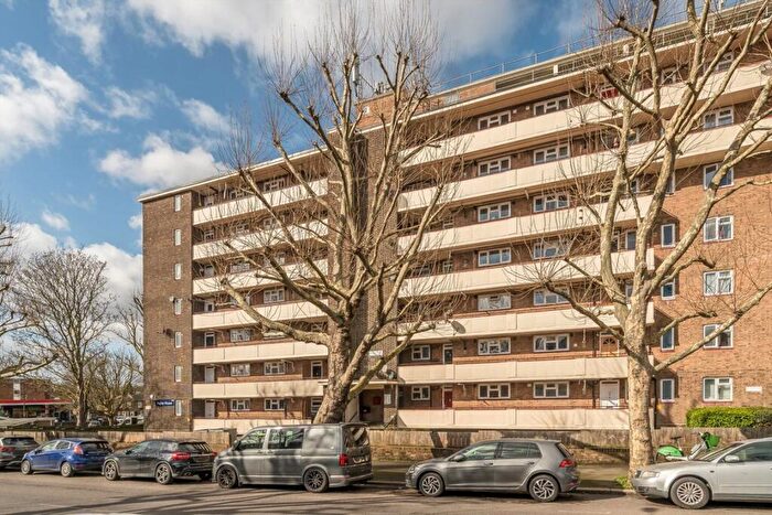 3 Bedroom Flat For Sale In Wickham Road, Brockley, SE4