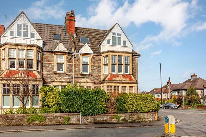 3 Bedroom Flat For Sale In Henleaze Road, Bristol, BS9