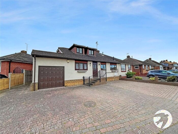 3 Bedroom Bungalow To Rent In Taverners Road, Gillingham, Kent, ME8