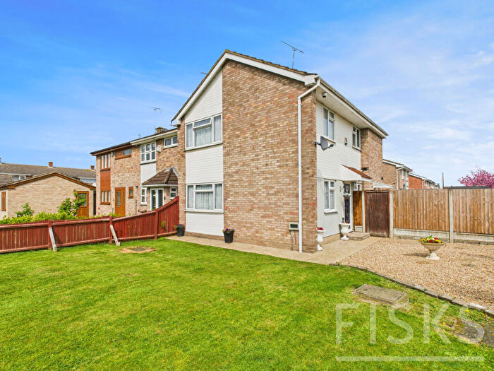 4 Bedroom Semi Detached House For Sale In Delview, Canvey Island, SS8