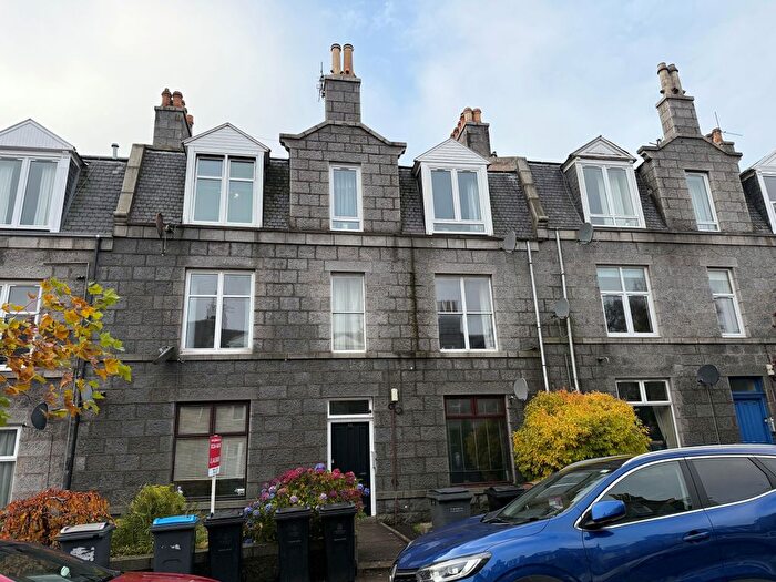 1 Bedroom Flat To Rent In T/R, Balmoral Place, Aberdeen, AB10