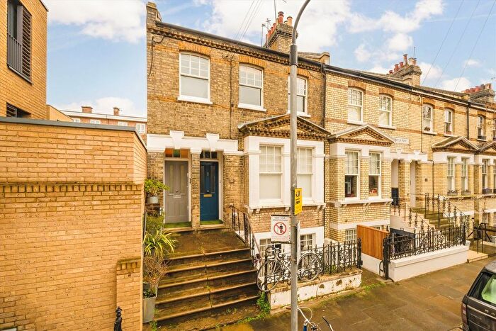 3 Bedroom Maisonette For Sale In Turneville Road, West Kensington, W14