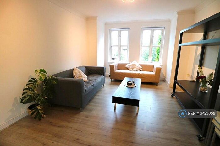 2 Bedroom Flat To Rent In Hadfield Close, Manchester, M14