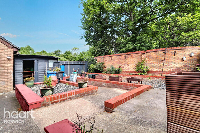 2 Bedroom Chalet For Sale In Wenman Court, Norwich, NR5