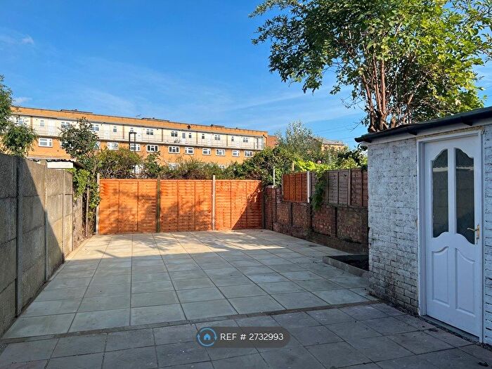 4 Bedroom Terraced House To Rent In Murray Square, London, E16