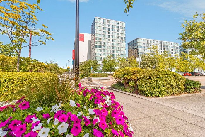 2 Bedroom Flat For Sale In Witan Gate, Milton Keynes, Buckinghamshire, MK9
