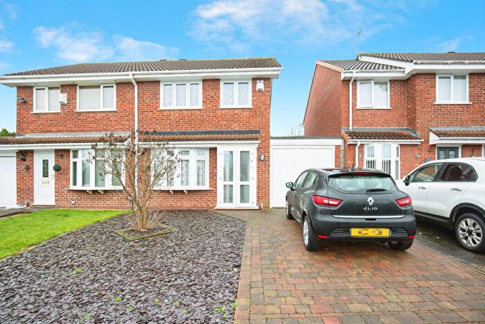 3 Bedroom Semi Detached House For Sale In Kestrel, Wilnecote, B77