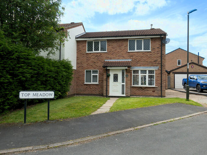 3 Bedroom Semi-Detached House To Rent In Topmeadow, Midway, DE11