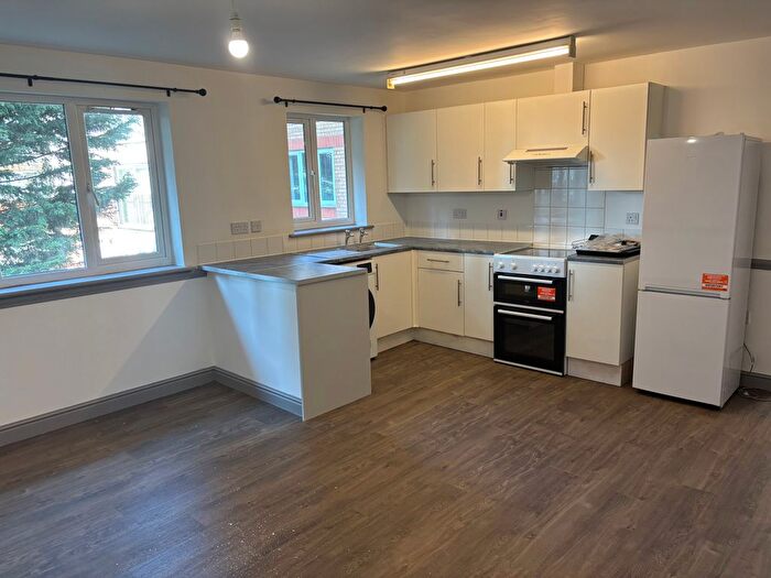1 Bedroom Flat To Rent In - New Chester Road, Wirral, CH42