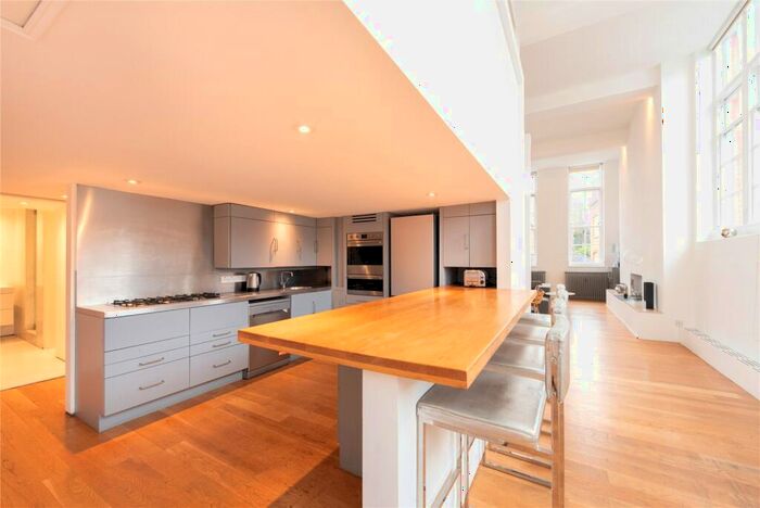 2 Bedroom Apartment For Sale In Amies Street, London, SW11
