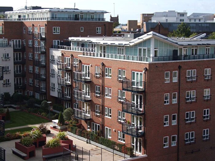 2 Bedroom Flat To Rent In Royal Quarter, Seven Kings Way, Kingston Upon Thames, KT2