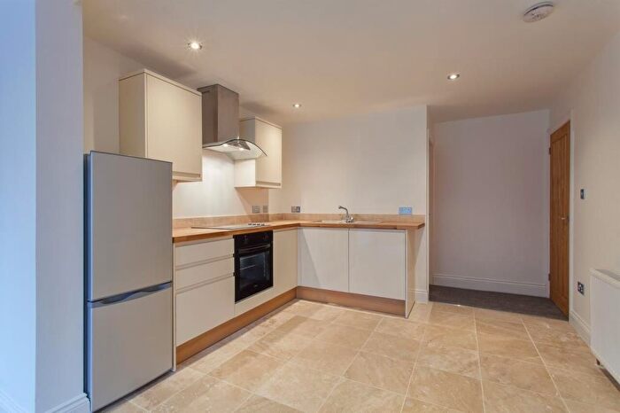 2 Bedroom Flat To Rent In Station Road, Twyford, RG10
