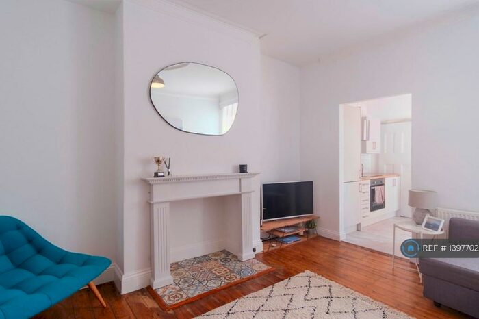 2 Bedroom Flat To Rent In Newlands Road, Newcastle Upon Tyne, NE2