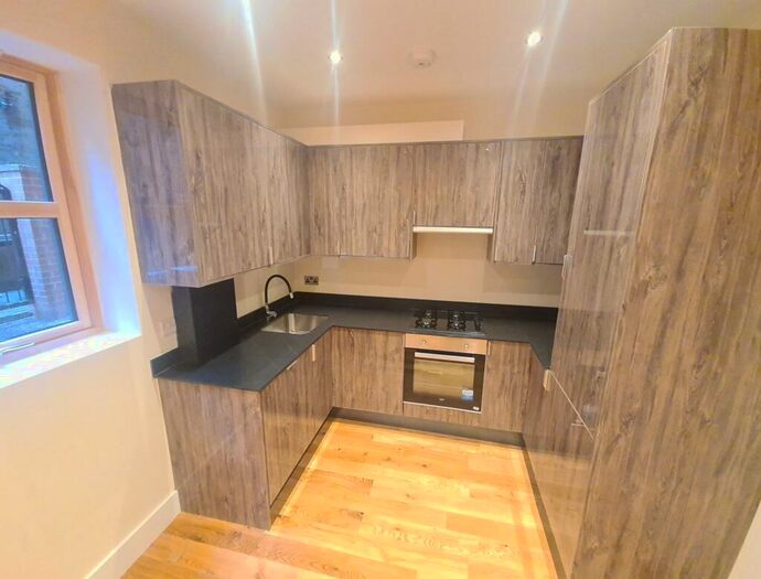 2 Bedroom Flat To Rent In High Street South, Dunstable, LU6