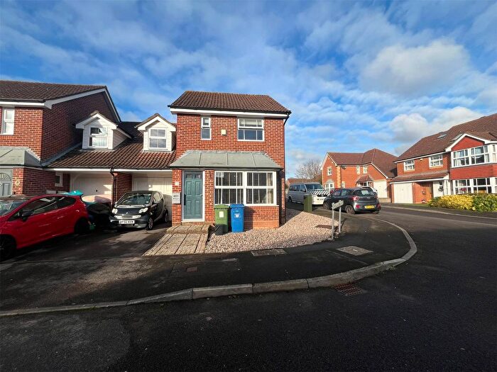 3 Bedroom End Of Terrace House To Rent In Thomas Drive, Warfield, Bracknell, Berkshire, RG42