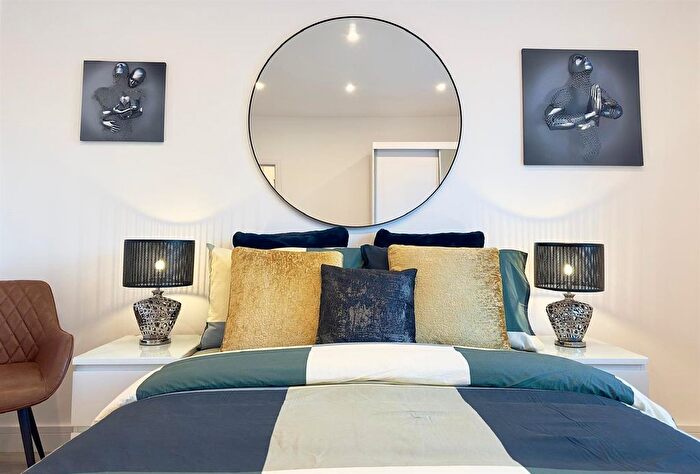 2 Bedroom Flat To Rent In Southbury Road, Enfield, EN1