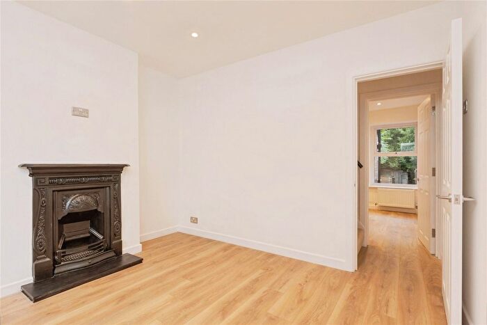 3 Bedroom Terraced House For Sale In Stanley Road, Tunbridge Wells, Kent, TN1