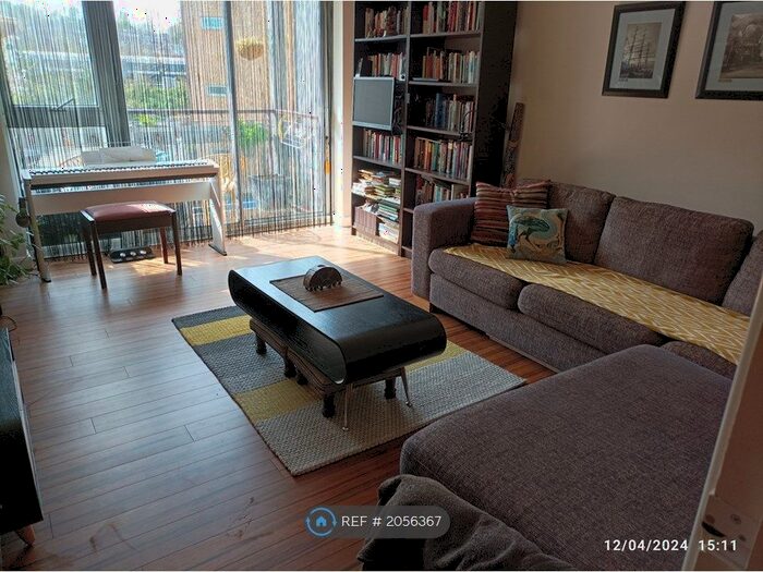 2 Bedroom Flat To Rent In Odell Walk, London, SE13