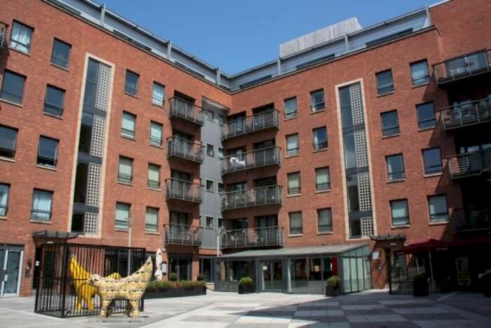 2 Bedroom Flat To Rent In Madison Square, Liverpool, L1