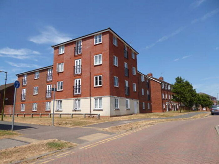 2 Bedroom Flat To Rent In Cunningham Avenue, Salisbury Village, Hatfield, AL10