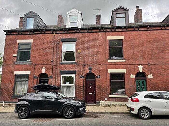 4 Bedroom Terraced House For Sale In Wakefield Road, Stalybridge, SK15