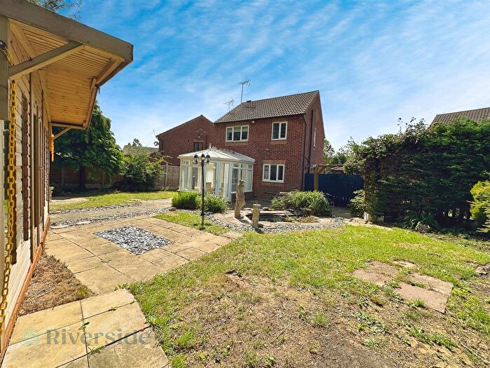 3 Bedroom Detached House For Sale In Brandon Way, Kingswood, HU7