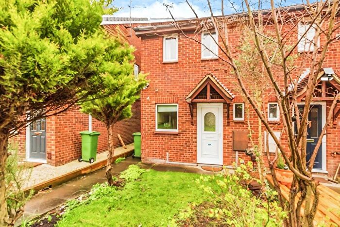 2 Bedroom Terraced House To Rent In Aspen Close, Aylesbury, HP20