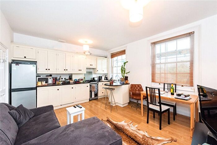 2 Bedroom Flat For Sale In Cruikshank Street, London, WC1X