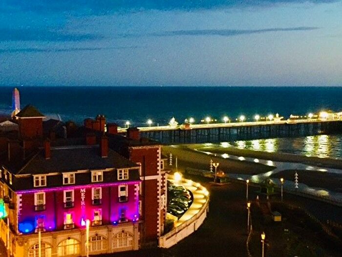 2 Bedroom Flat To Rent In Regent Court, Blackpool, FY1