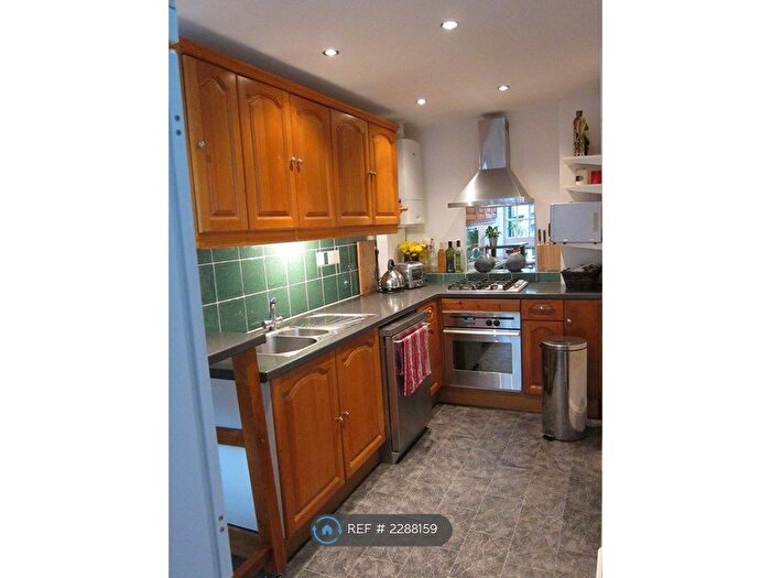 1 Bedroom Semi-Detached House To Rent In Fairland Road, Stratford, E15