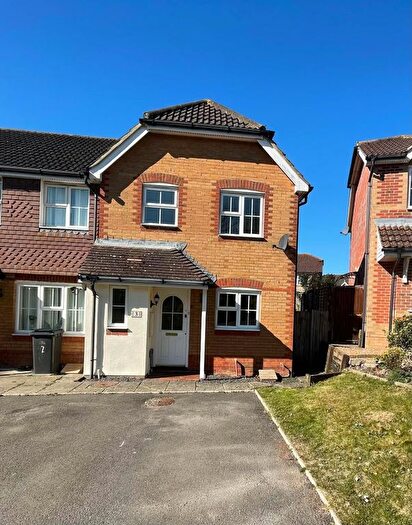 3 Bedroom Semi-Detached House To Rent In Cookson Gardens, Hastings, TN35