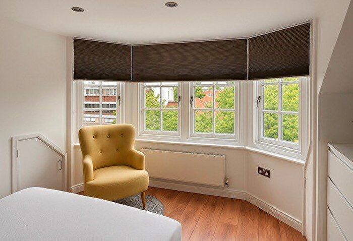 2 Bedroom Flat To Rent In Sheen Road, Richmond, TW9