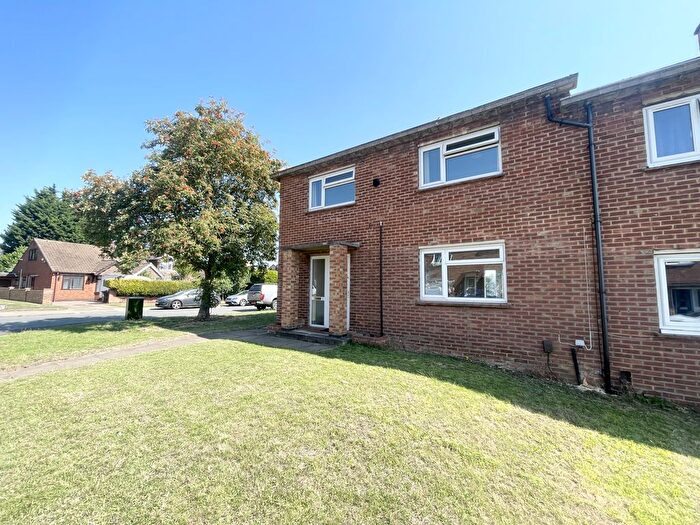 3 Bedroom End Of Terrace House To Rent In Aynho Crescent, Northampton, Northamptonshire, NN2