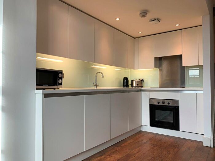 1 Bedroom Flat To Rent In New York Road, Leeds, West Yorkshire, LS2