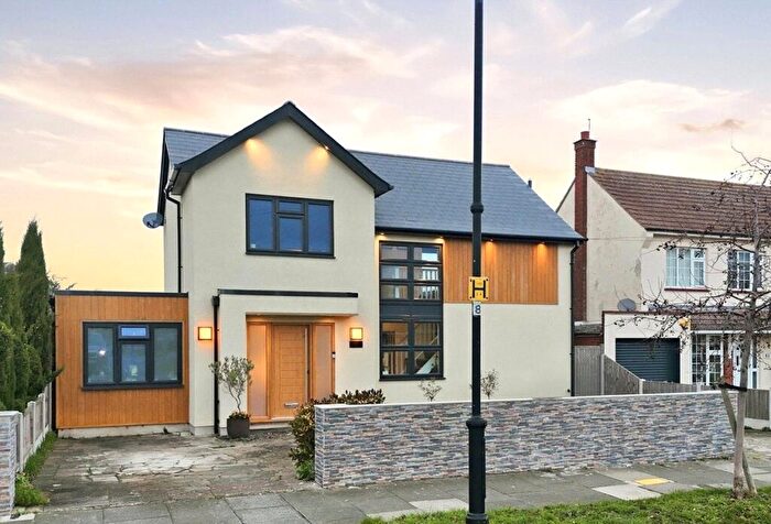 4 Bedroom Detached House For Sale In Marcus Avenue, Thorpe Bay, Essex, SS1