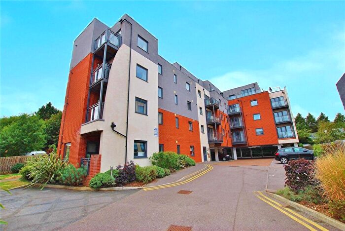 2 Bedroom Apartment To Rent In Walnut Tree Close, Guildford, Surrey, GU1