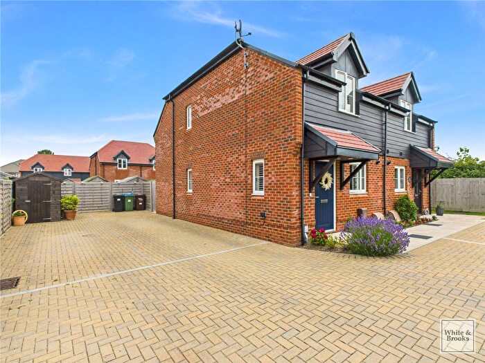 2 Bedroom Semi-Detached House For Sale In Farmer Close, Bognor Regis, PO21