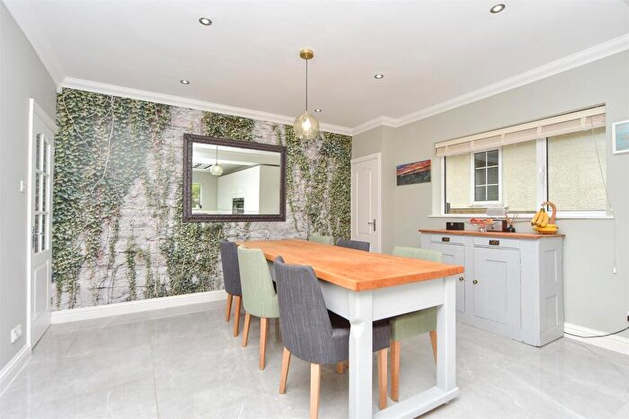 4 Bedroom Detached House For Sale In Broadview Avenue, Rainham, Gillingham, Kent, ME8