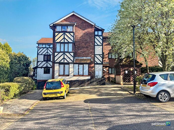 2 Bedroom Flat For Sale In Bradwell Road, Kenton, Newcastle Upon Tyne, NE3