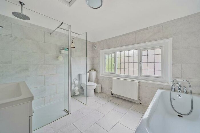5 Bedroom Detached House For Sale In Banstead Road, Banstead, SM7
