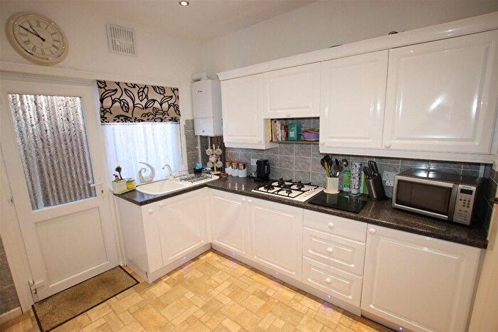 2 Bedroom Detached Bungalow For Sale In Cotswold Road, Clacton On Sea, CO15