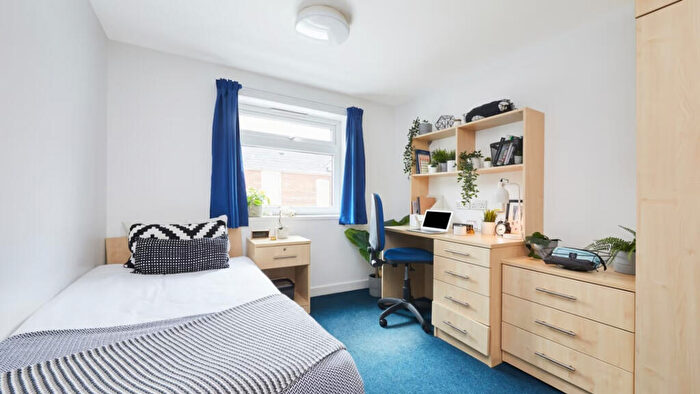 1 Bedroom Private Hall To Rent In Bonhay Road, EX4
