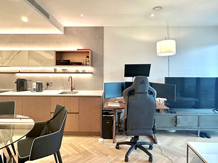 1 Bedroom Flat For Sale In Hampton House, Fulham Broadway, London, SW6