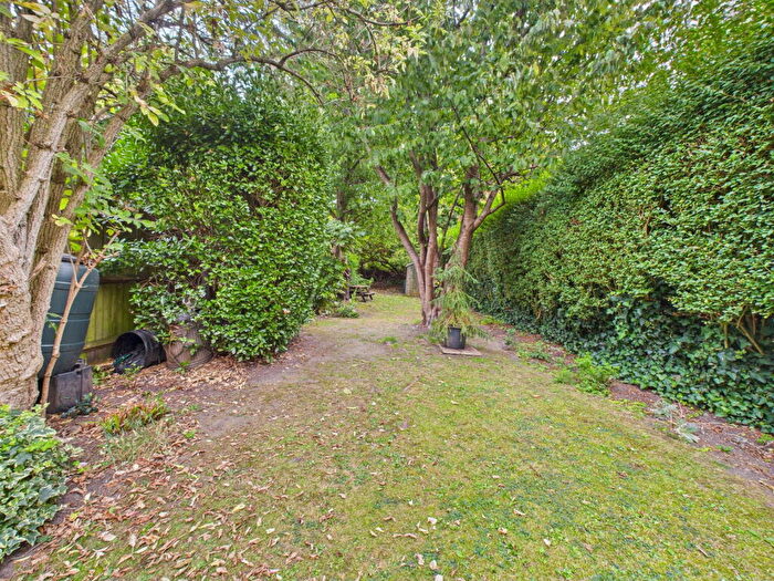 1 Bedroom Flat For Sale In Bridge Road, Worthing, BN14