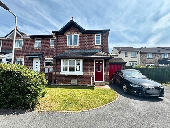 3 Bedroom End Of Terrace House For Sale In Robins Way, Plymstock, PL9