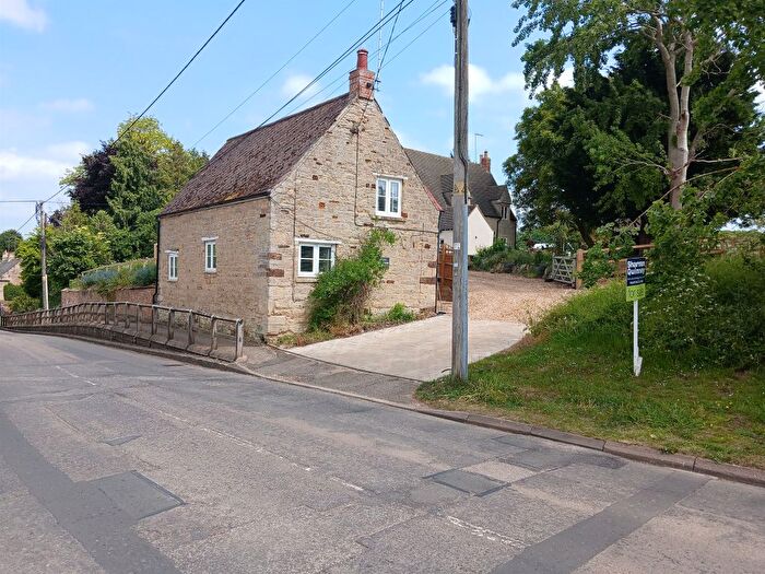 2 Bedroom Cottage For Sale In Ringstead Road, Denford, Kettering, NN14